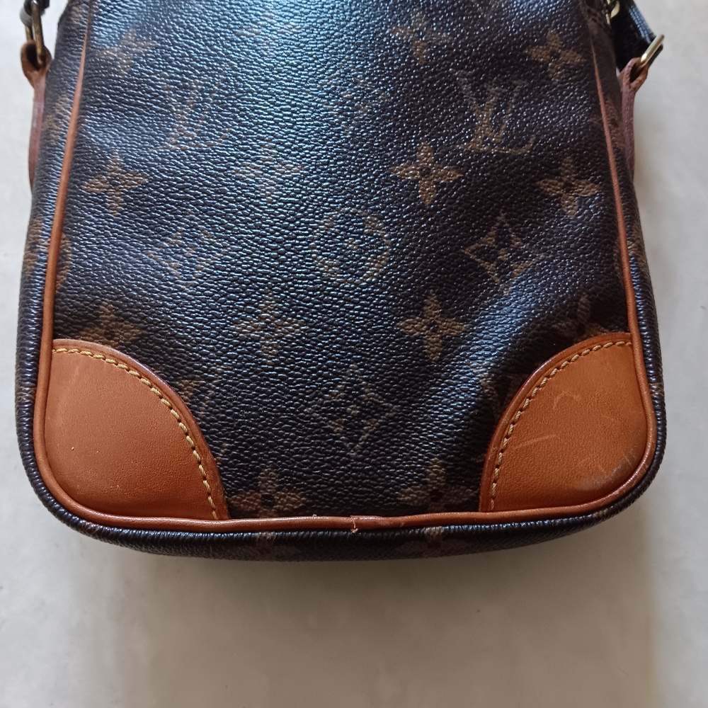 Louis Vuitton ✨️Danube PM Monogram Crossbody Bag UNISEX - Picture 9 of 17